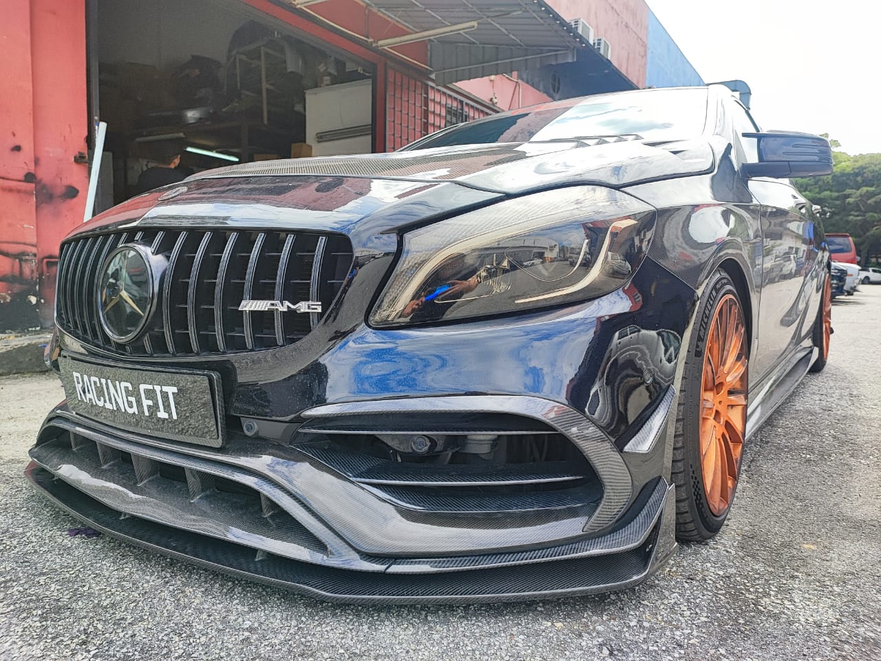 W176 A CLASS W176 FACELIFT CARBON FIBER BODYKIT